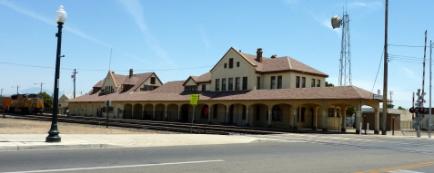 Bakersfield-OldTStation